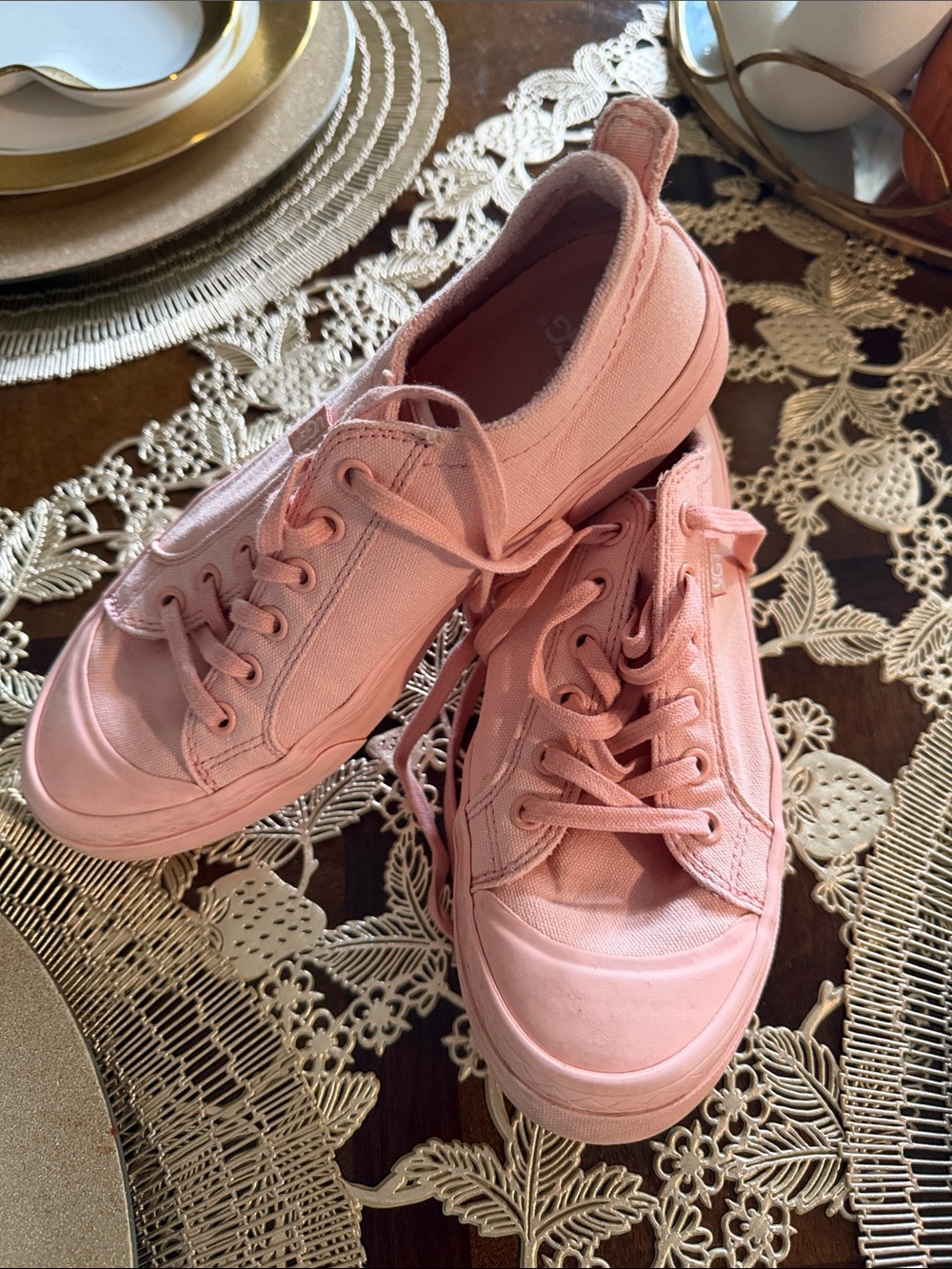 Women's Casual Canvas Lace-Up Sneakers - Pink